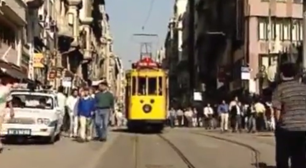 TRT Arşivinden Çıkan 1995'in Taksim Caddesi Görüntüleri