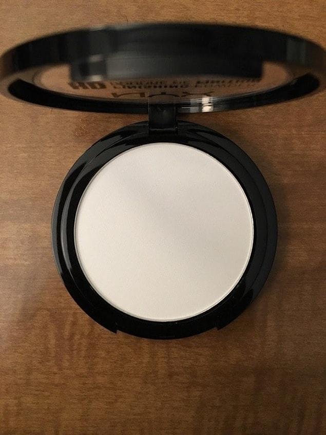 9. This picture-perfect powder compact.