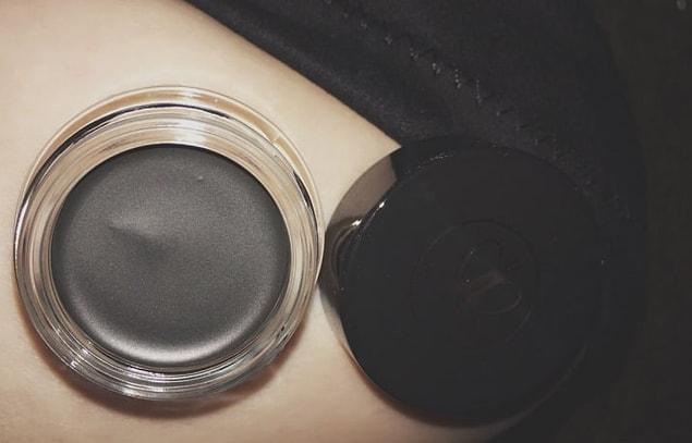 11. This very, very smooth pot of makeup.
