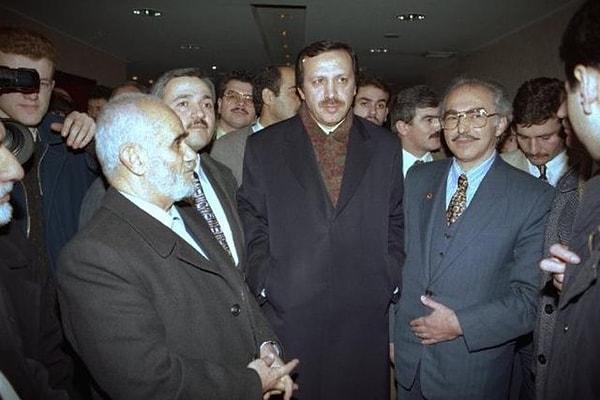 20. Recep Tayyip Erdoğan ise henüz İstanbul Büyükşehir Belediye Başkanı olmamıştı.
