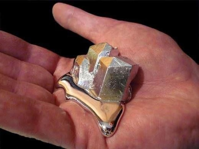 9. Erime sıcaklığı insanın elinin sıcaklığından düşük olduğu için elinize aldığınız anda eriyecek olan metal hangisidir peki?