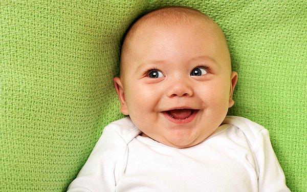 4. Bebekler güler. Çünkü bunun annelerini mutlu ettiğini fark ederler.