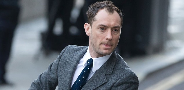 12. Jude Law da Sienna Miller'ı defalarca aldatarak bizim kalbimizi kırdı.