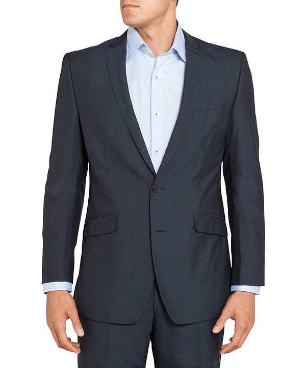 9. Манжеты рубашки должны слегка выглядывать из-под рукавов пиджака. На 1-2 см.