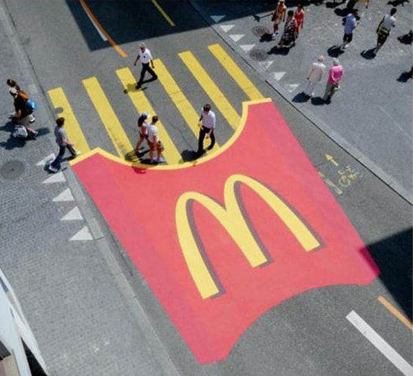 12. Ну, и, конечно же, куда без рекламы? Ведь она двигатель прогресса!