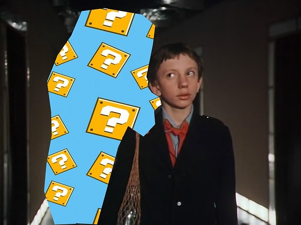 10. Кто стоит позади Коли Герасимова?