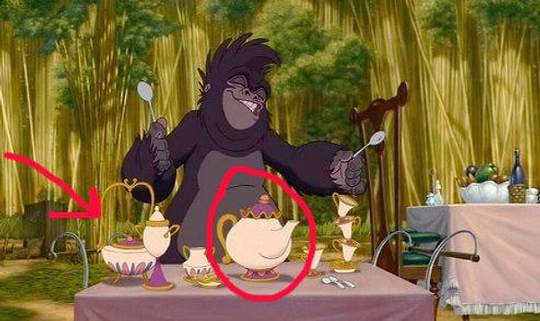 А этот момент в мультфильме может натолкнуть на мысли, что Джейн унаследовала прекрасный фарфор от Белль
