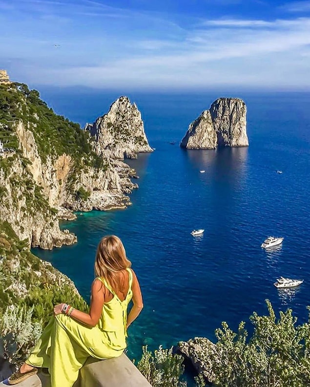 3. 📍Capri 📷 @marinacomes ·