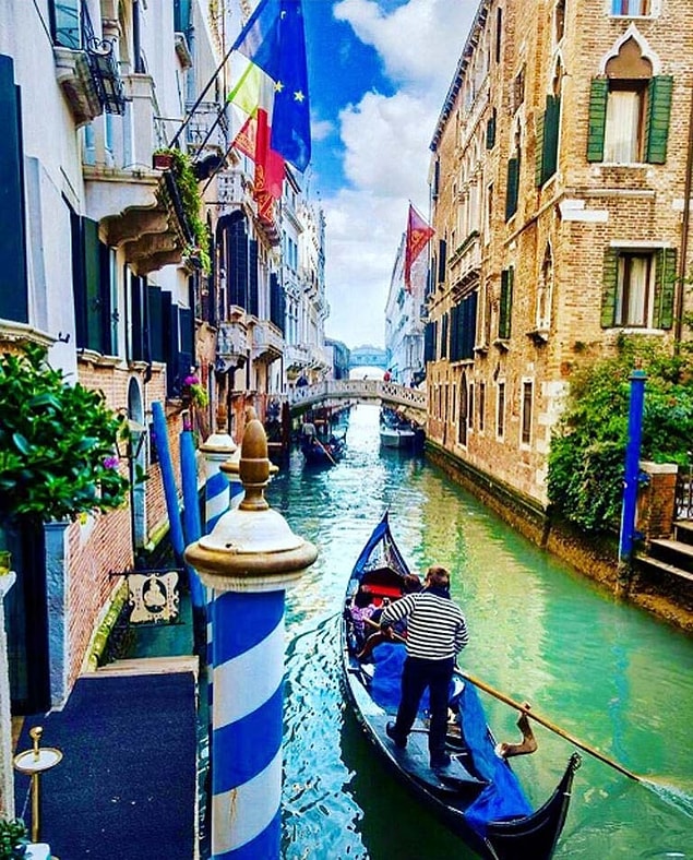 10. 📍Venezia 📷 @golden_heart ·