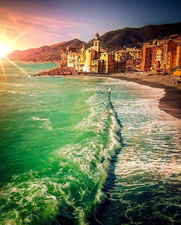 20. 📍Camogli 📷 @_enk ·