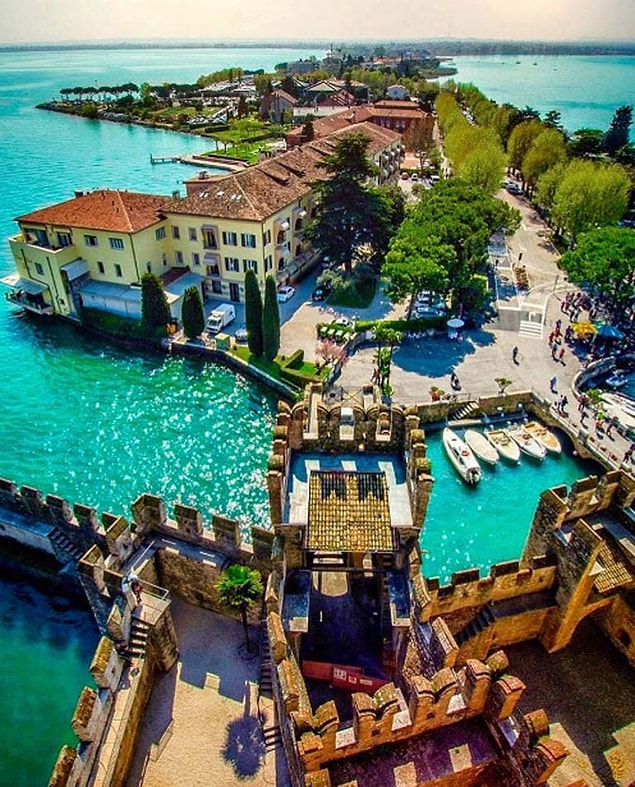 25. 📍Lake Garda 📷 @_enk ·