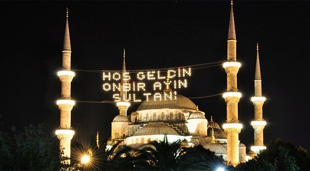 3. Bir de mahyalar Ramazan'ın en güzel habercisidir.