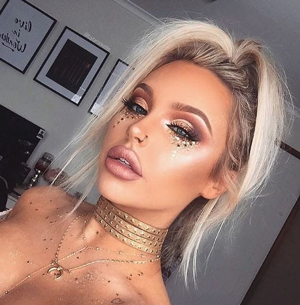 1. Например, TheWeeknd - звёздный мальчик, ну а это звёздная девочка ⭐