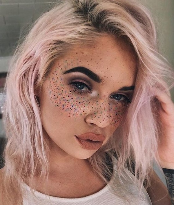 12. Это у природы веснушки одного цвета, в искусстве визажа всё иначе!