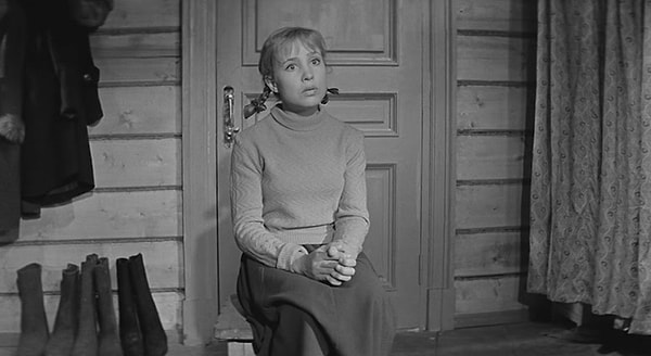 13. Весь гардероб Тоси – находка Надежды Румянцевой: она увидела его на одной из своих знакомых, воспитаннице детского дома.