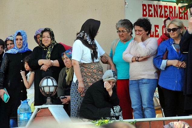 Minik Eylül'ün cenazesi dün Koru Mezarlığı'nda gözyaşları içinde toprağa verildi.