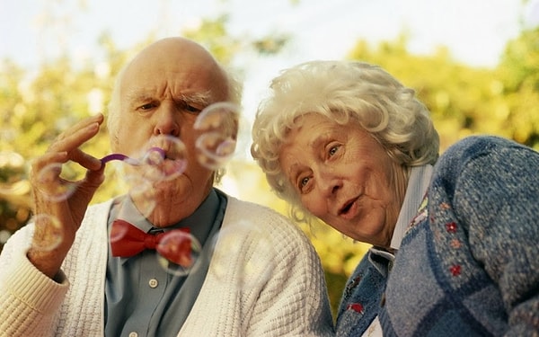 4. "Счастье исключает старость. Кто сохраняет способность видеть прекрасное, тот не стареет"