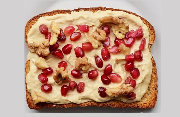 13. Хумус + грецкий орех + гранат