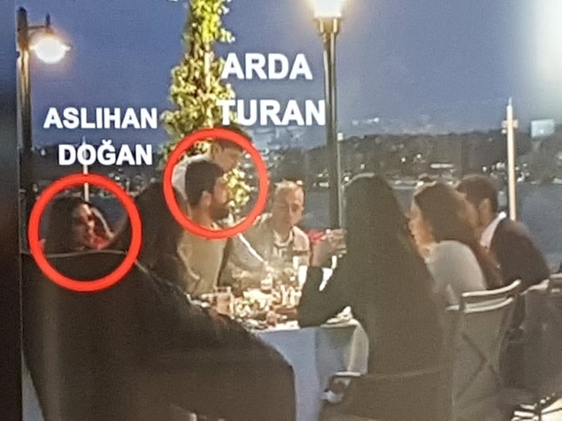 7. Seren Serengil, geçtiğimiz günlerde yollarını kesin olarak ayırdıklarını açıklayan Arda Turan ve Aslıhan Doğan'ın yeniden bir araya geldiklerini programında bu fotoğrafla kanıtladı.