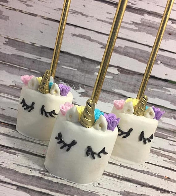 5. Çikolata kaplı marşmelov unicornlar! 🦄🦄