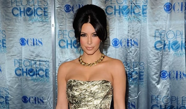 15. И наконец, дебютный сингл Ким Кардашян - это...