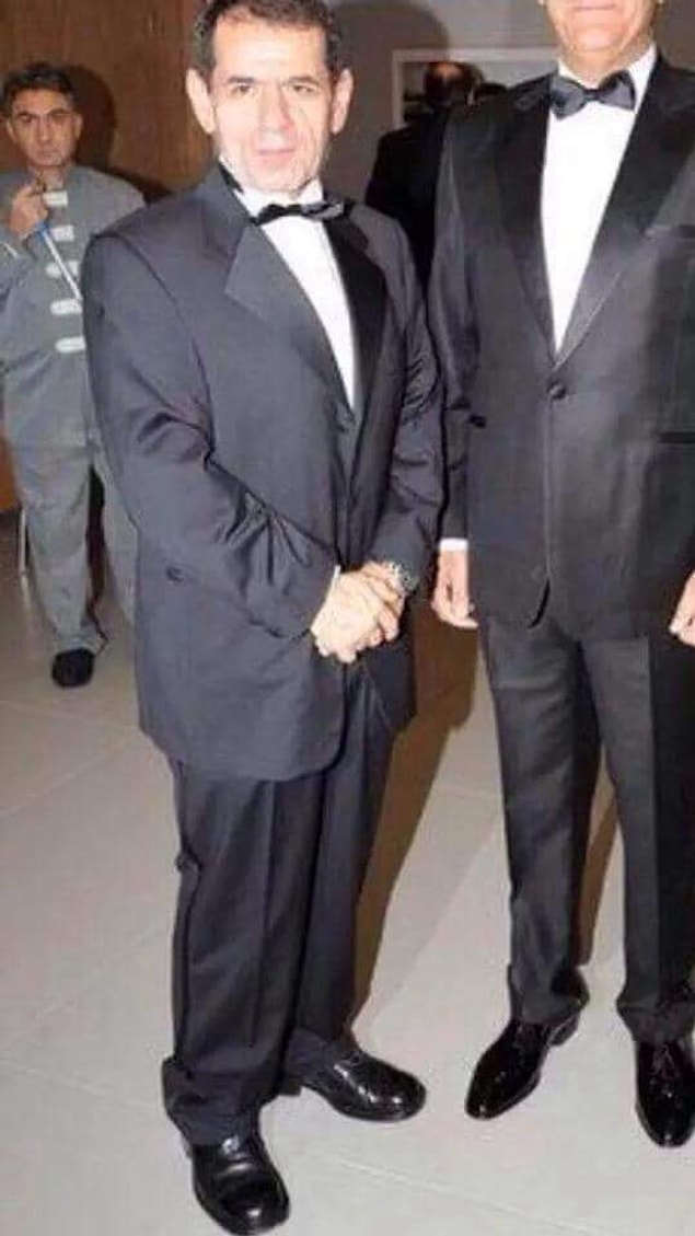 12. Bunca yıldır Galatasaray başkanları arasında süregelmiş şıklık, estetiklik anlayışına adeta darbe vurup, bir haftanın rüküşü seçilmediği kaldı... 😢