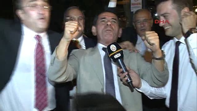 13. Son olarak, gaza gelip "Galatasaray Başkanı olarak, yapılan yanlış, hatalar varsa, hesabını vermeye hazırım" diyen Özbek bugüne kadar hiçbir şeyin hesabını vermedi??????????!