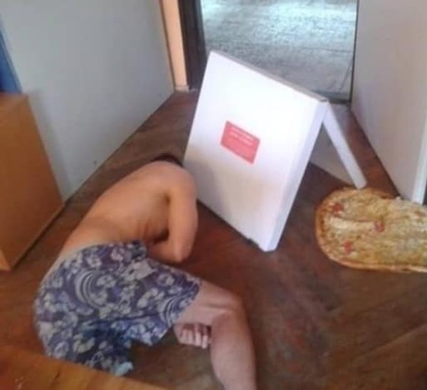 2. Держите коробку нежно... 😂