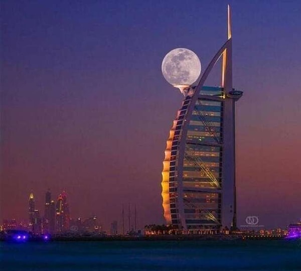 15. Дубай, отель Парус и луна