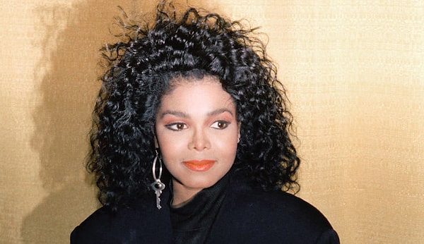 6. Gönlümüzün kıvırcık saçlı bacısı Janet Jackson