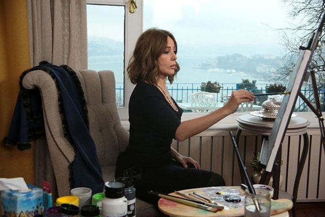 6. Bir o kadar da yetenekli bir ressam Zerrin Tekindor. İçindeki tüm yaratıcılığı yansıttığı muhteşem kadın portrelerinden etkilenmemek elde değil.