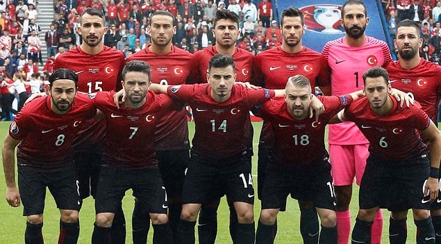 Primler ortaya çıkınca milli takımın ve federasyonun başarısızlığı unutuldu. EURO 2016'daki başarısızlığın faturası doğrudan oyunculara kesildi.