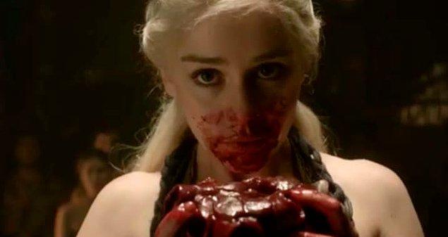 2. Daenerys'in at kalbi yediği sahne.