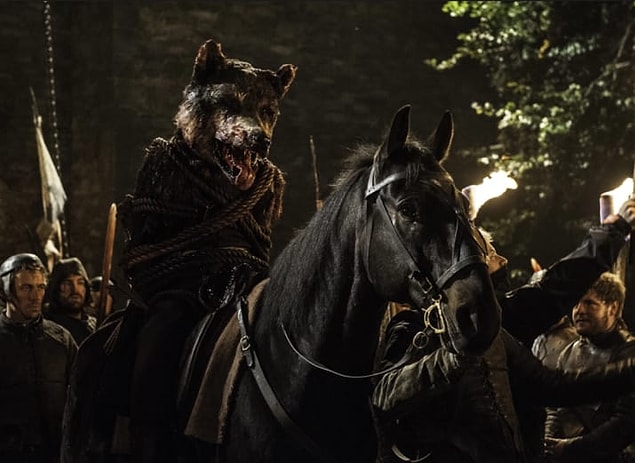 9. Robb'un vücuduna ve Grey Wind'in kafasına yaptıkları. :(