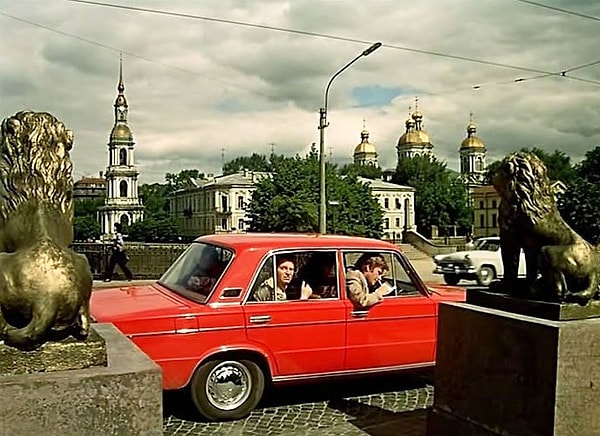 11. Мучаетесь с выбором автомобиля? В то время всё было просто: "Жигули" или "Москвич"