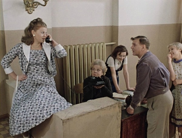 7. Роль вахтерши в общежитии не была прописана в сценарии – это импровизация.