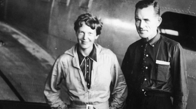 Üyelerin bir diğer dikkat çektiği konu ise Earhart'ın 2-6 Temmuz tarihleri arasında Batı Pasifik'ten bir yerden 100'e yakın imdat çağrısında bulunduğuydu.