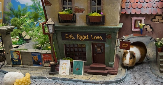 Чтобы построить этот городок для вечно голодных хомяков потребовалось 1984 часа