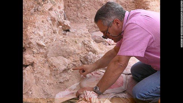 Kuzey Afrika'da bulunan beş yeni Homo sapiens fosili, modern insanın kökenini tam 100.000 yıl geriye çekti.