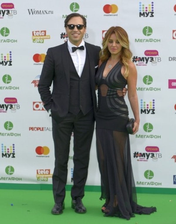 24. Александр Ревва с женой