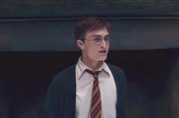 6. Гарри обращается к...