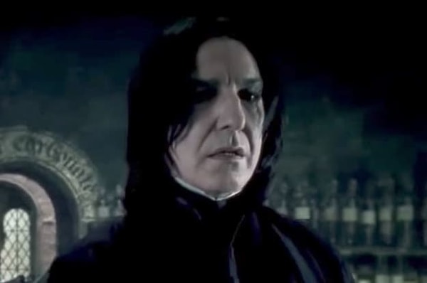 8. Снегг ведет беседу с...