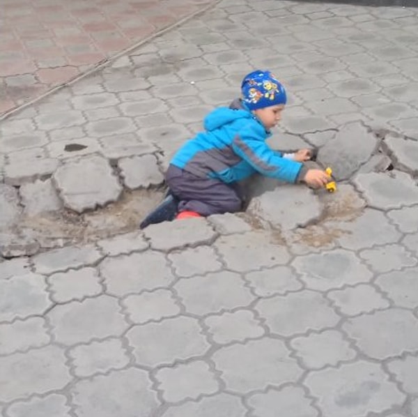 16. А так выглядит суровая омская песочница