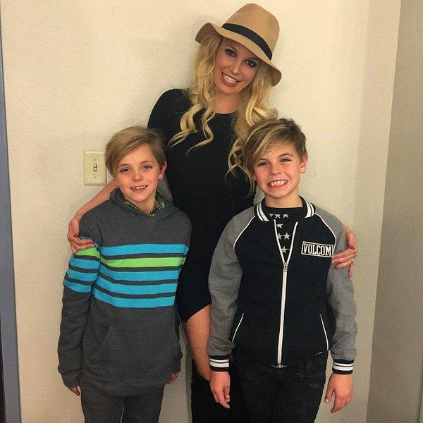 3. Britney Spears ve oğulları Sean Federline, Jayden James Federline