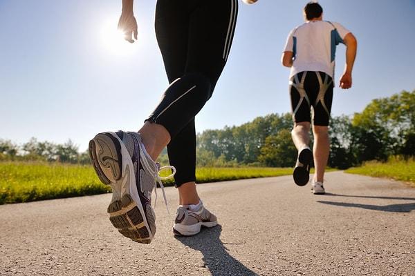 10. Düşük tempolu sporlar ya da yürüyüş yapabilirsiniz.