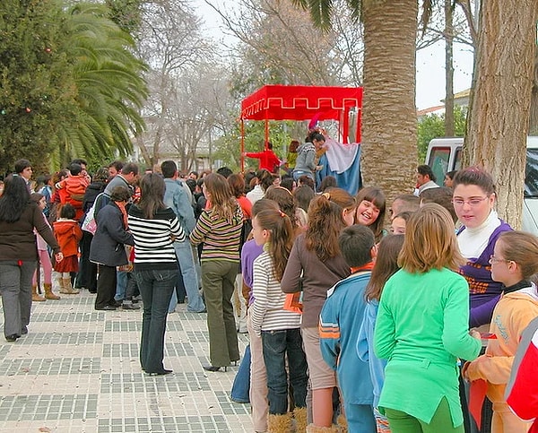 11. Образование в Мариналеде осуществляется в соответствии с учебным планом Андалусии, но также дополняется такими предметами, как «гражданское образование» и «садоводство».