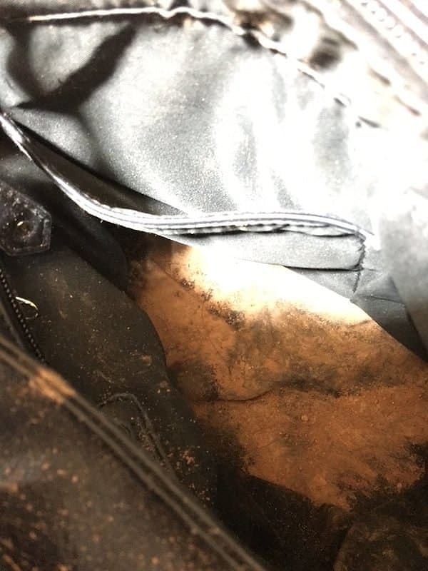 2. Случиться это может даже не в раковине, а в вашей сумке!