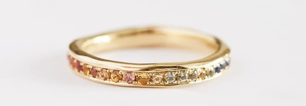 21. Радужный градиент на золотой основе. Что может быть лучше?