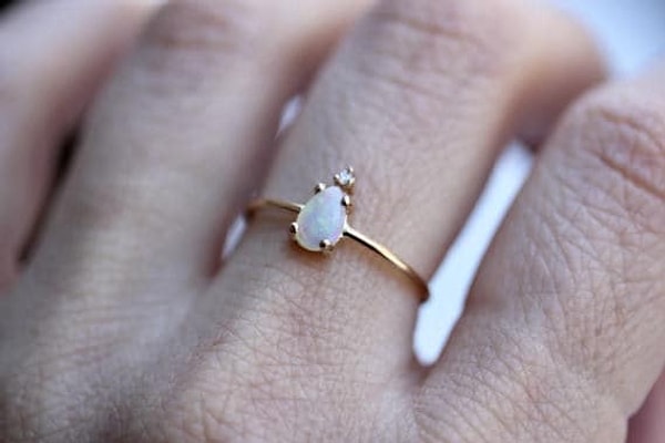 24. Этот большой опал заставит ваше сердце непрерывно пылать от страсти и любви: 🔥