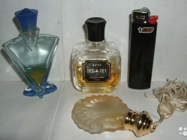 9. Одни из самых популярных духов 80-х назывались...